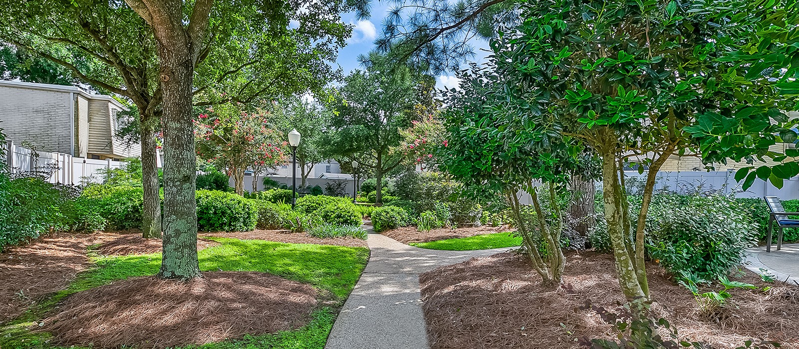 Camelot Court Apartments in Metairie, LA - 2, 3, & 4 Bedroom Apartments