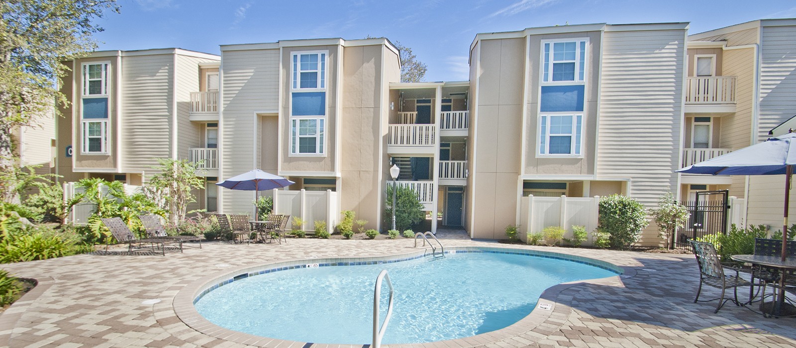 Walnut Creek Apartments in River Ridge LA Studio, 1 & 2 Bedroom