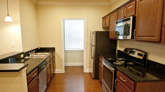 Our Surf Rider apartment community in Metairie offers spacious kitchens perfect for foodies.