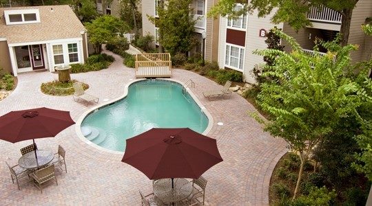 crossroads apartments pool