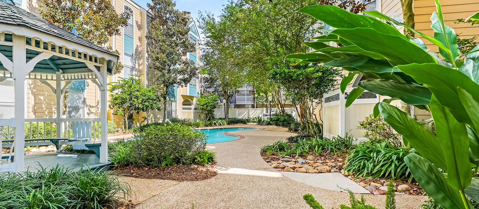Gallery Apartments in Metairie, LA 1 & 2 Bedroom Apartments For Rent