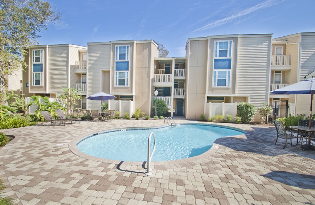 Walnut Creek Apartments in River Ridge LA Studio, 1 & 2 Bedroom
