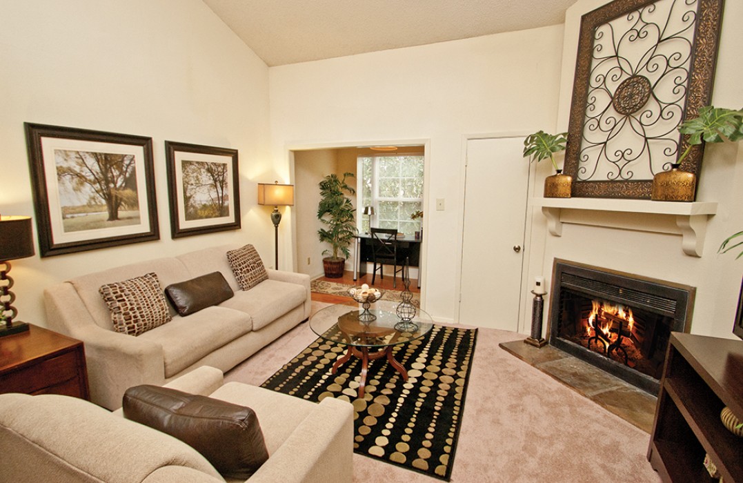 Walnut Creek Apartments in River Ridge LA Studio, 1 & 2 Bedroom