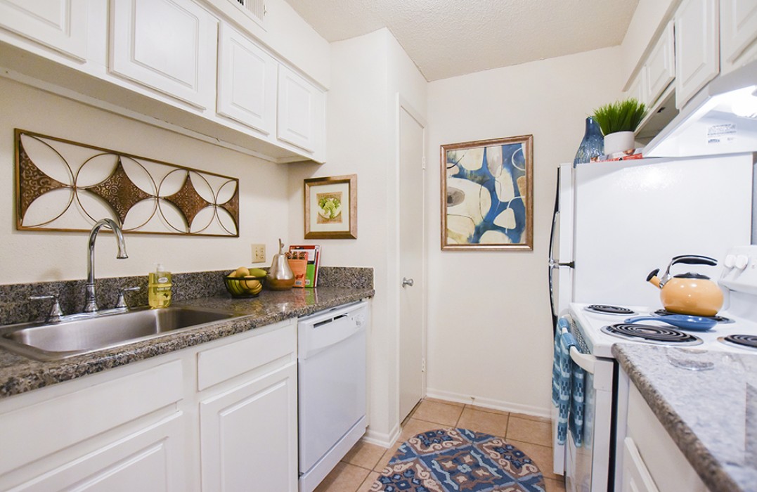 Crossings Apartments In Metairie La 1 2 3 Bedroom If You Are Looking For A One Two Or Three Bedroom Apartment Town Home The Crossings Is Must See Community Large Updated Floor Plans