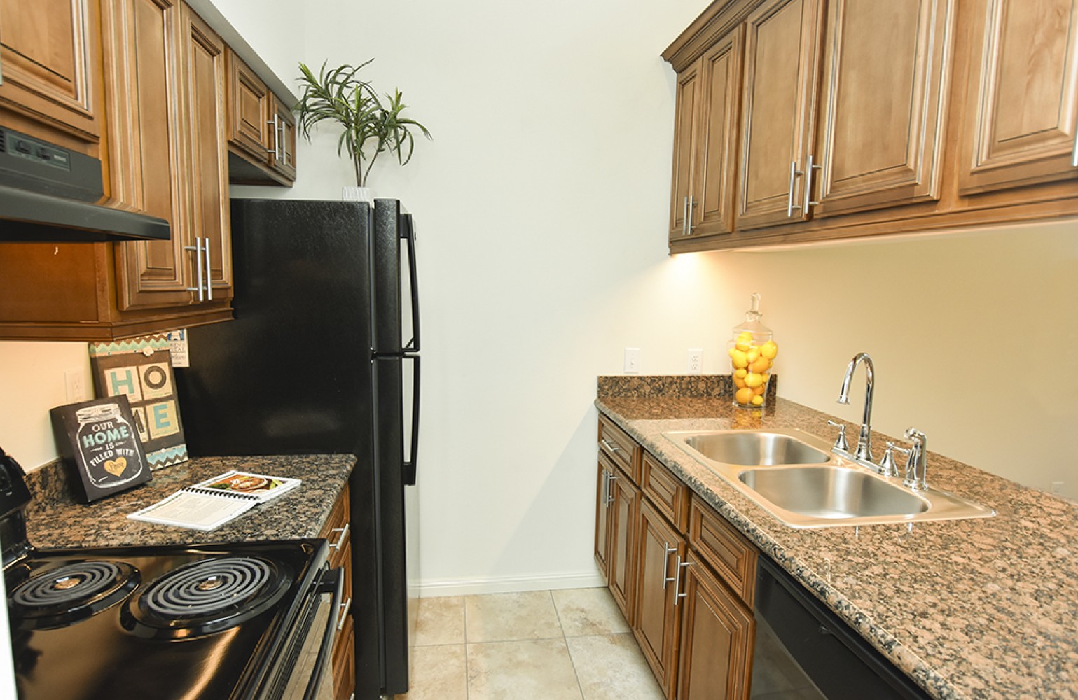 White Water Creek Apartments in Metairie, LA - 1, 2, 3 Bedroom 