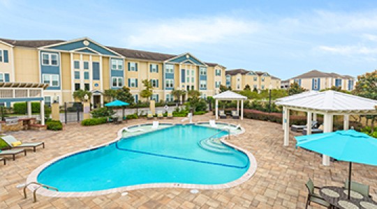 1st Lake Apartments in New Orleans, Louisiana