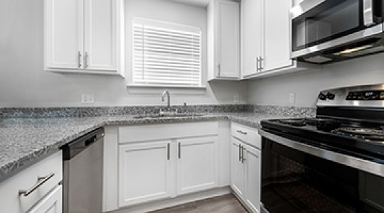 1st Lake Apartments in New Orleans, Louisiana