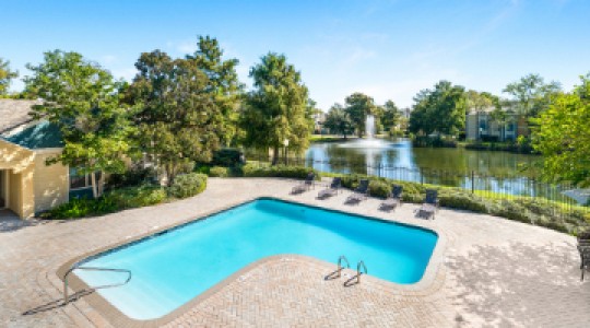 1st Lake Apartments in New Orleans, Louisiana