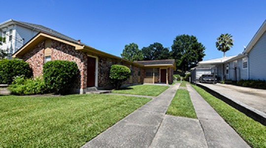 1st Lake Apartments in New Orleans, Louisiana