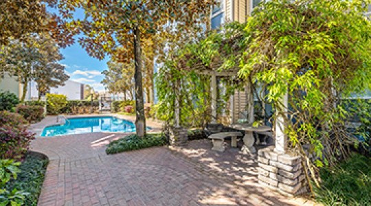 1st Lake Apartments in New Orleans, Louisiana