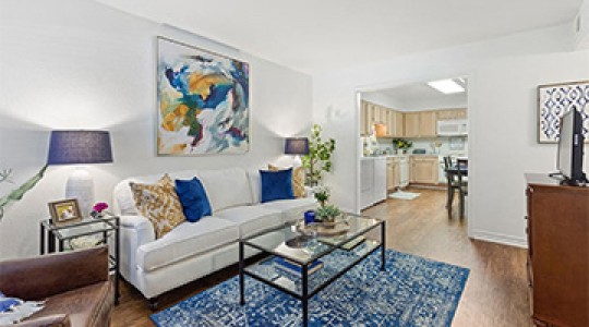 1st Lake Apartments in New Orleans, Louisiana