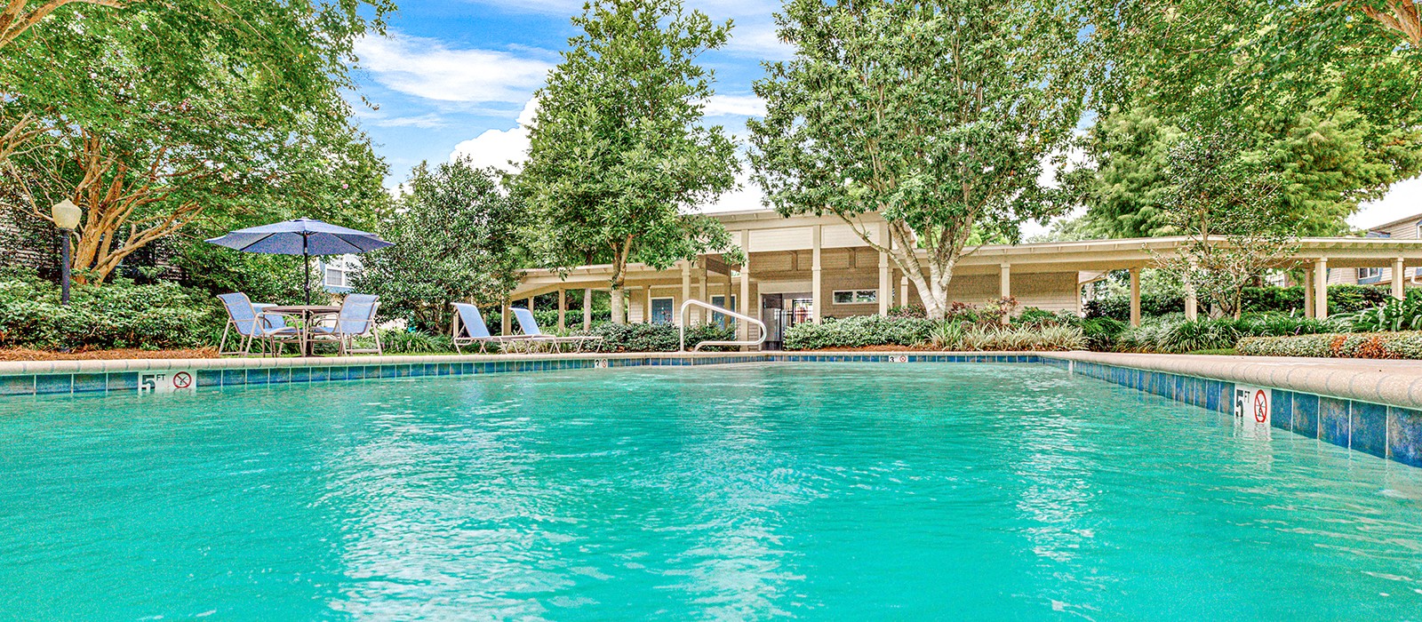 Park Oaks Apartments in Metairie, LA Studio & 1 Bedroom Apartments